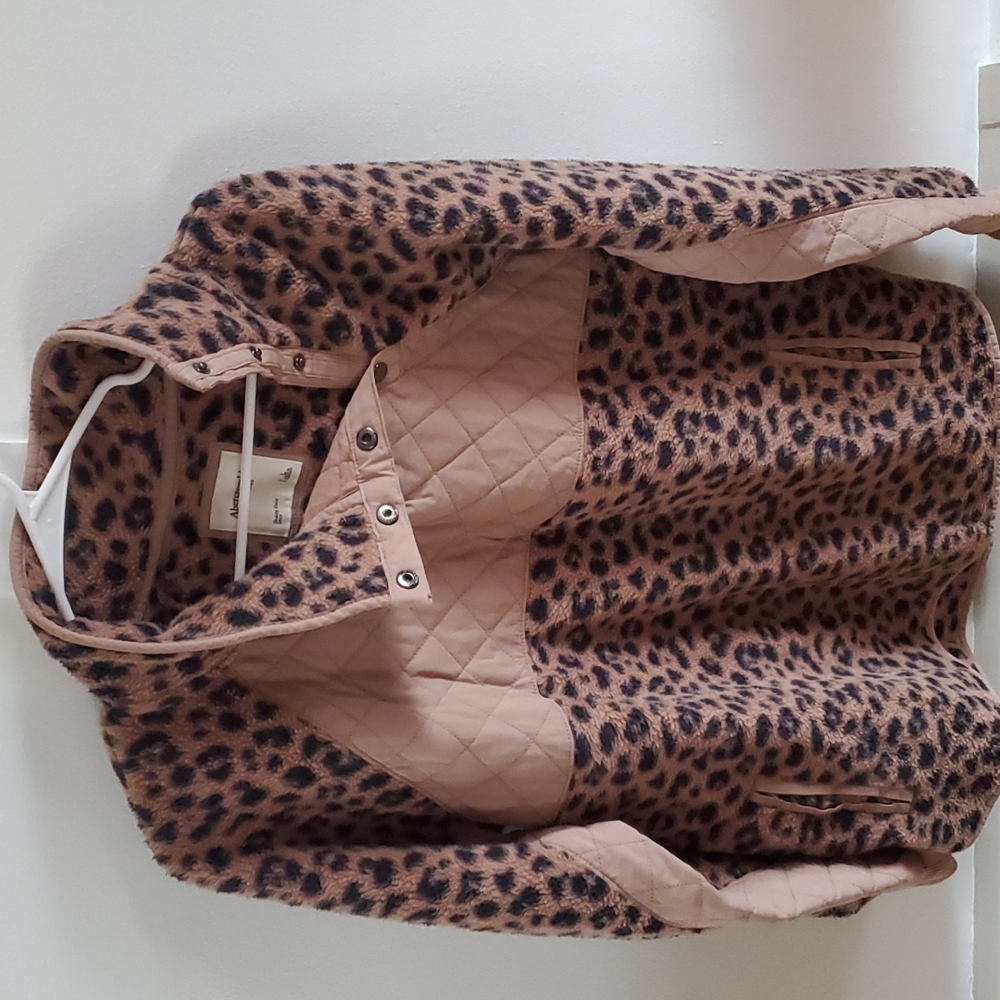 Abercrombie fleece women's large snap Pullover leopard